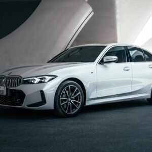 بي إم دبليو ٣٢٠ آي