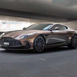 أستون مارتن DB12 بني/ذهبي
