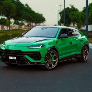لامبورغيني أوروس الخضراء